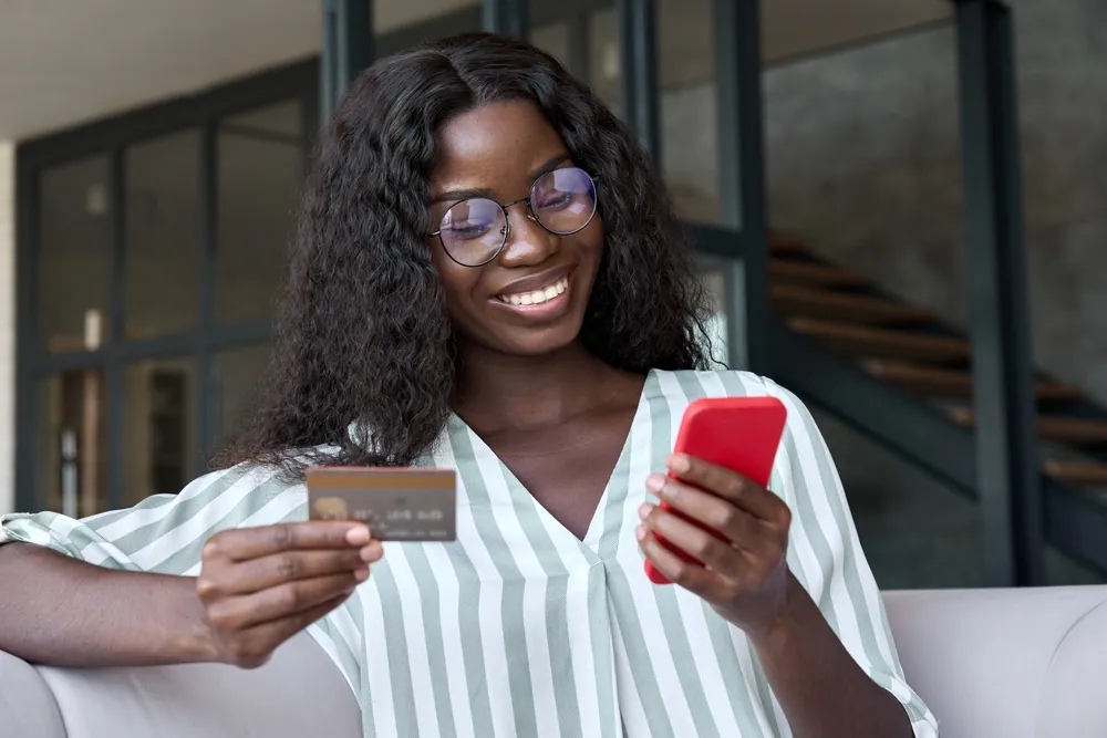 Interactive Video in E-Commerce: Transforming the Shopping Experience